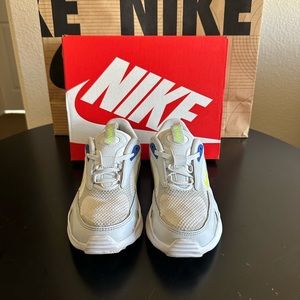 Nike Air Max Bolt Boys Size 3.5